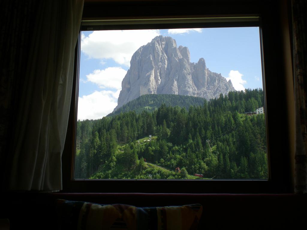 Apartments Mezdi Santa Cristina Val Gardena Exterior foto
